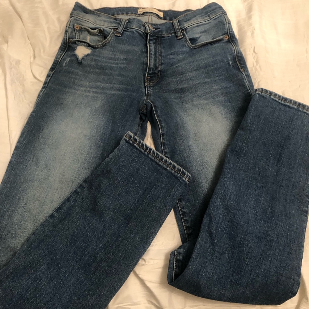 Gap women’s size 28 L straight leg jeans, stretch